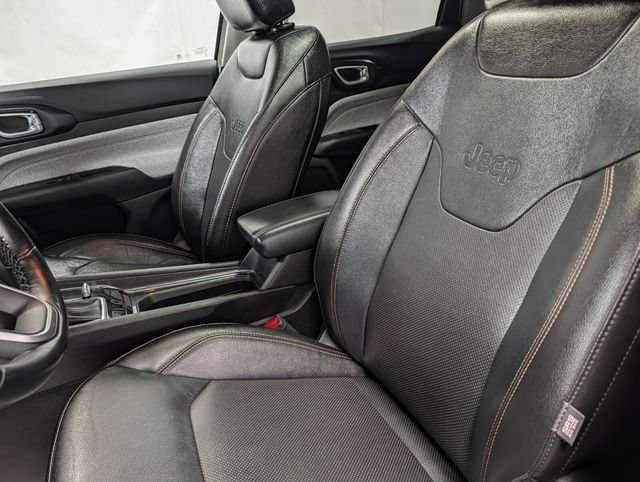 Used 2022 Jeep Compass Latitude w/ Sun and Sound Group AWD/4WD image 9
