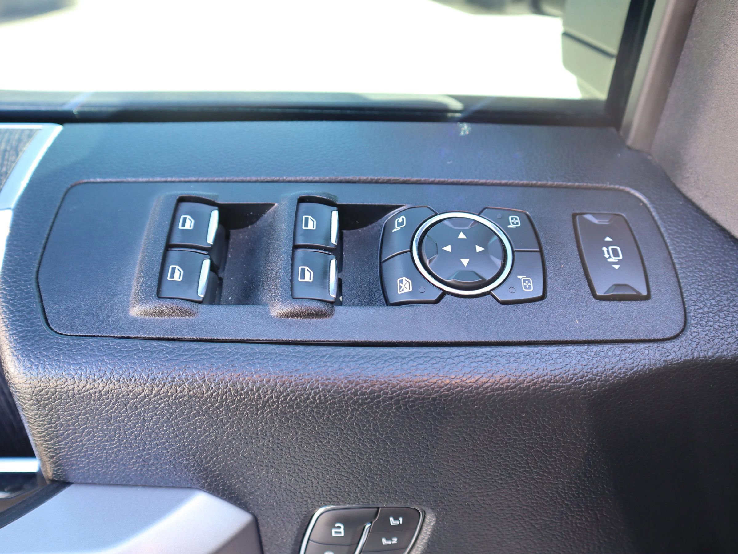 Used 2020 Ford F350 Lariat w/ Lariat Ultimate Package image 23