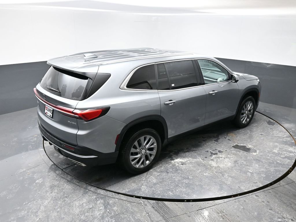 Used 2025 Buick Enclave Preferred w/ Power Package image 47