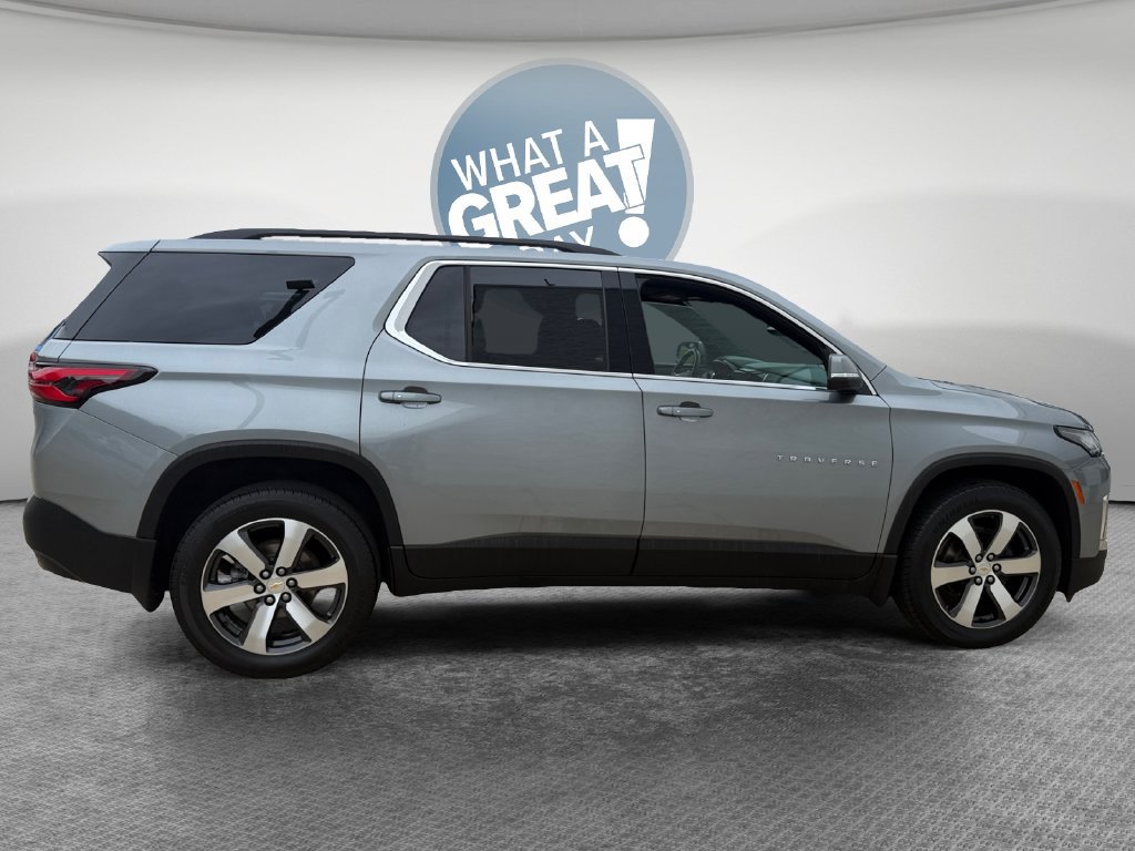Certified 2023 Chevrolet Traverse LT w/ LT Premium Package AWD/4WD image 2