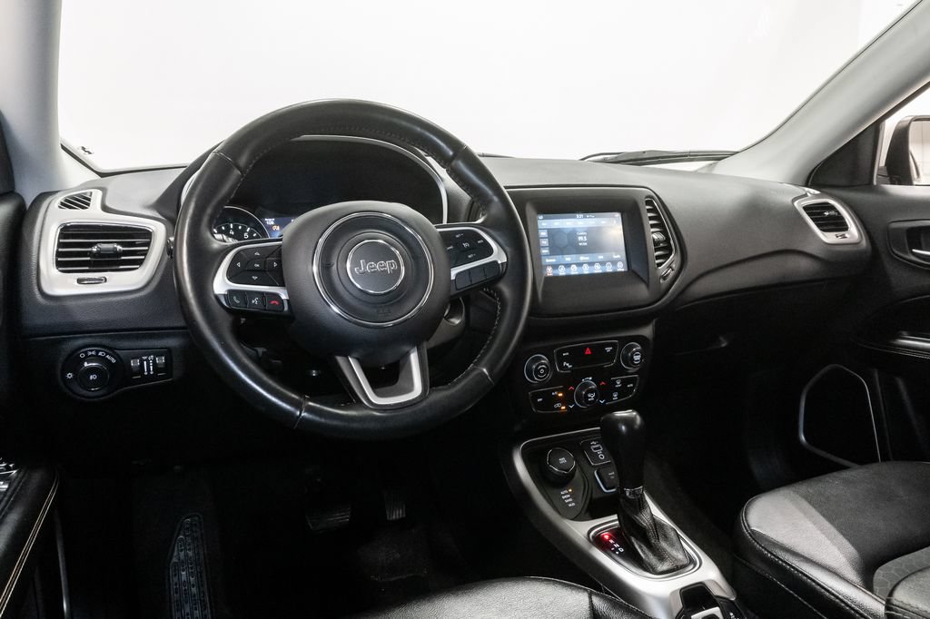 Used 2019 Jeep Compass Latitude w/ Popular Equipment Group AWD/4WD image 7