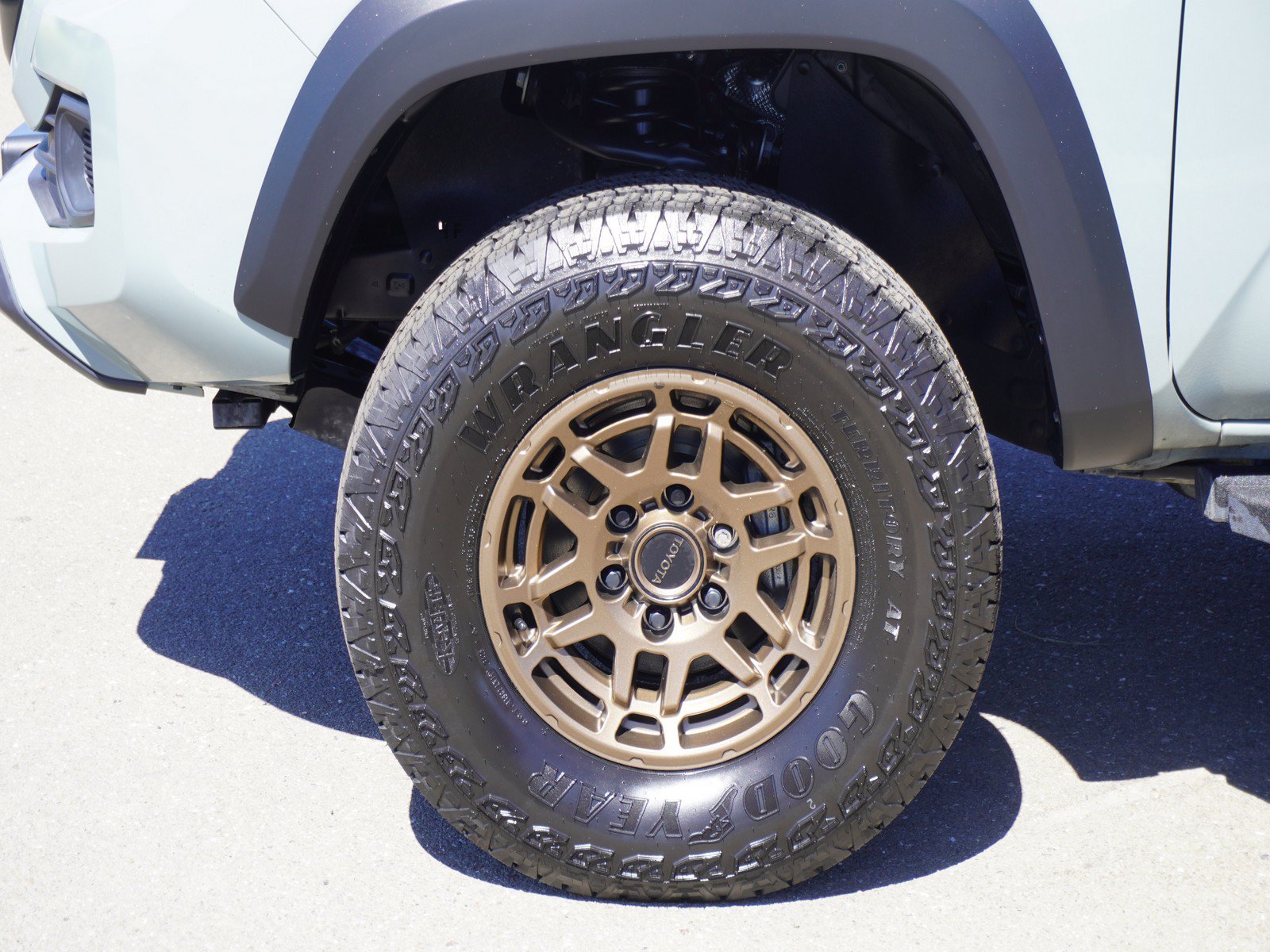 Used 2023 Toyota Tacoma 4x4 Double Cab w/ Trail Edition image 7