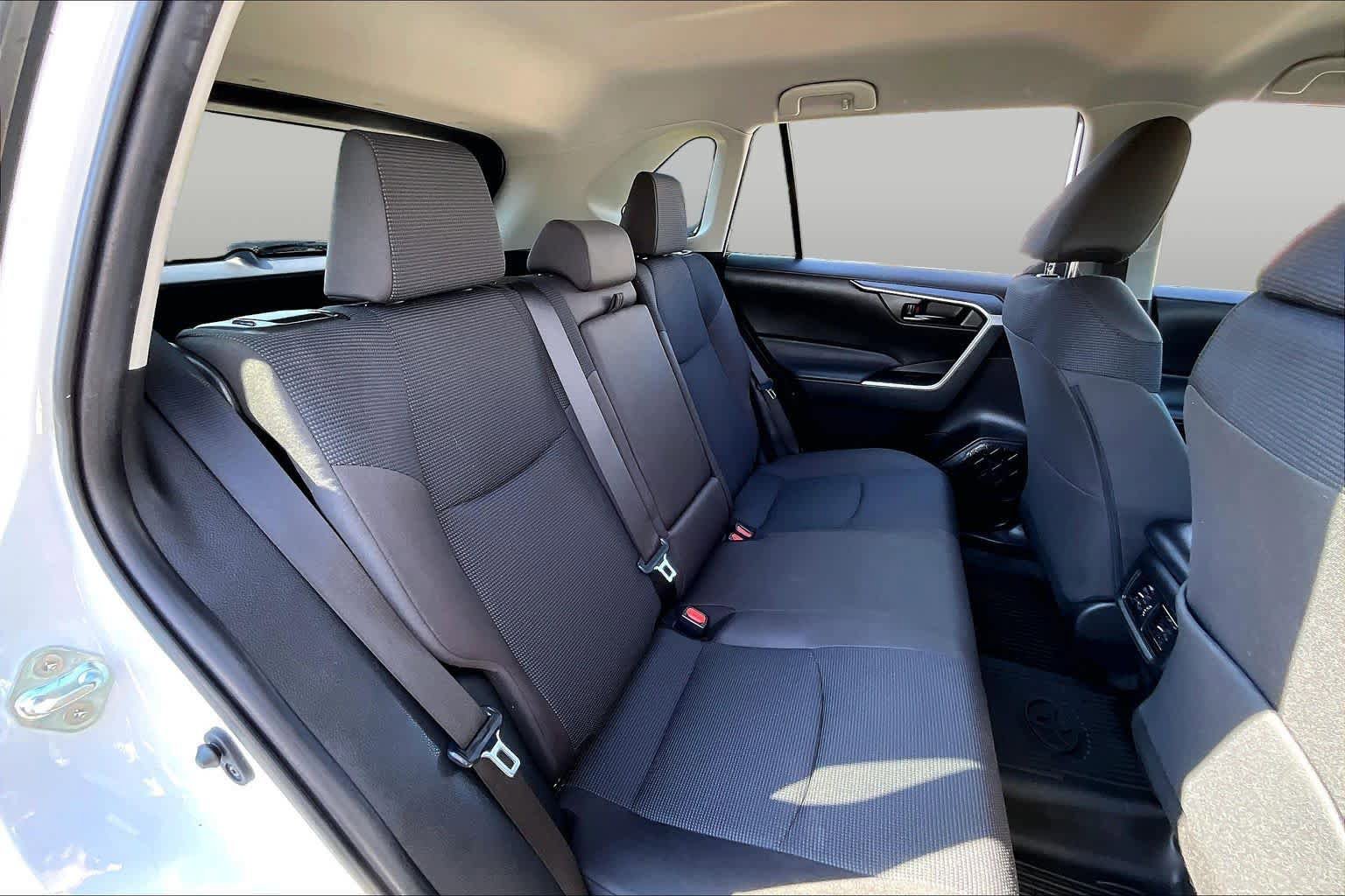 Used 2024 Toyota RAV4 LE AWD/4WD image 20
