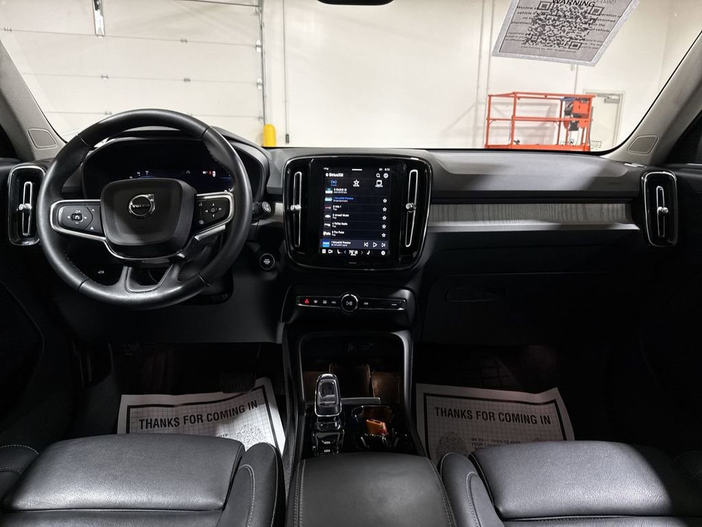 Used 2024 Volvo XC40 B5 Plus image 10