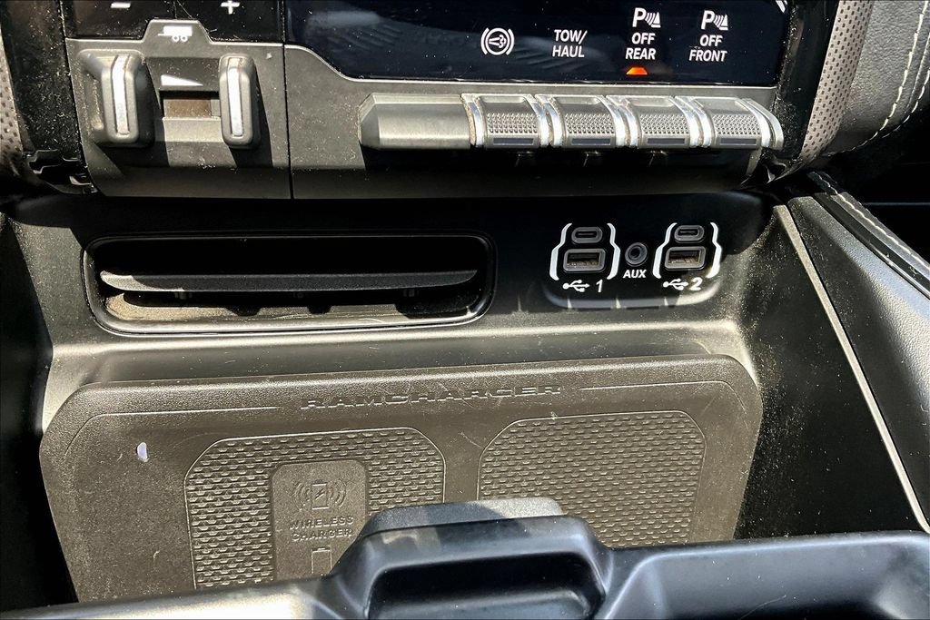 Used 2024 RAM 3500 Limited AWD/4WD image 26