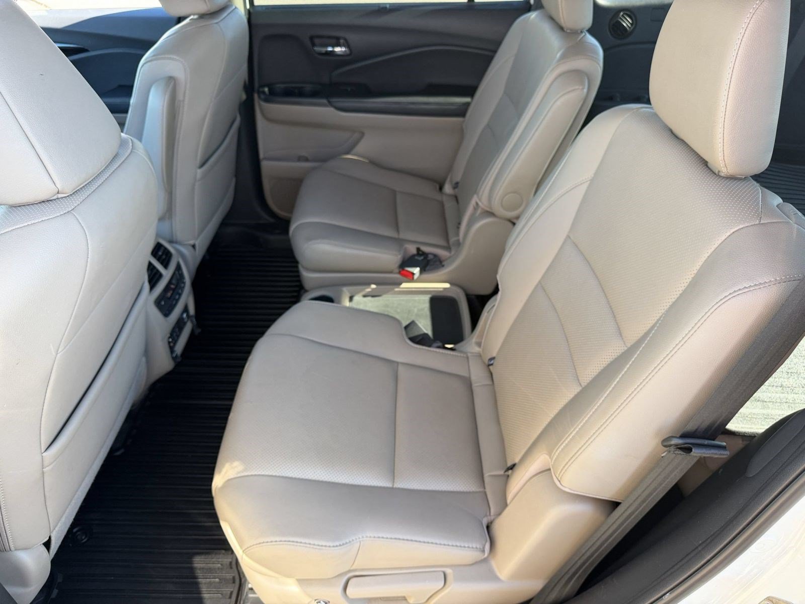 Used 2016 Honda Pilot Elite image 24