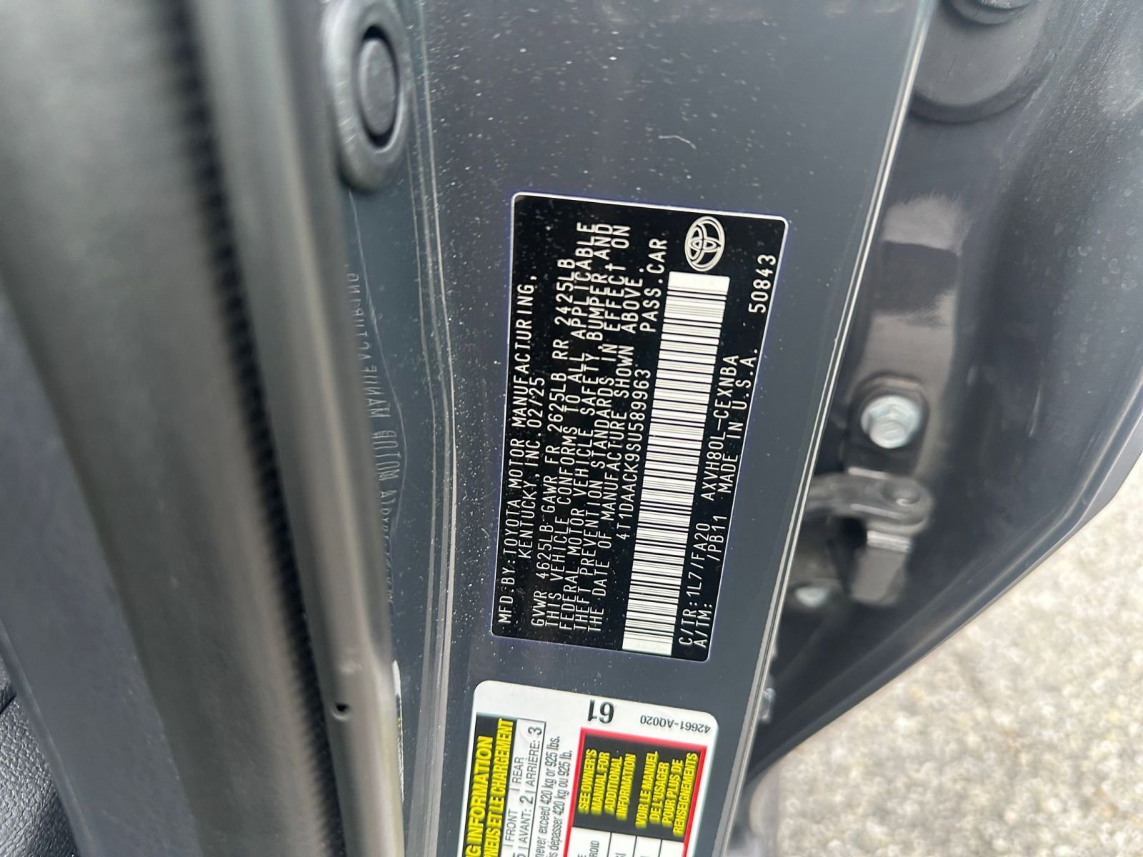 Used 2025 Toyota Camry LE image 28