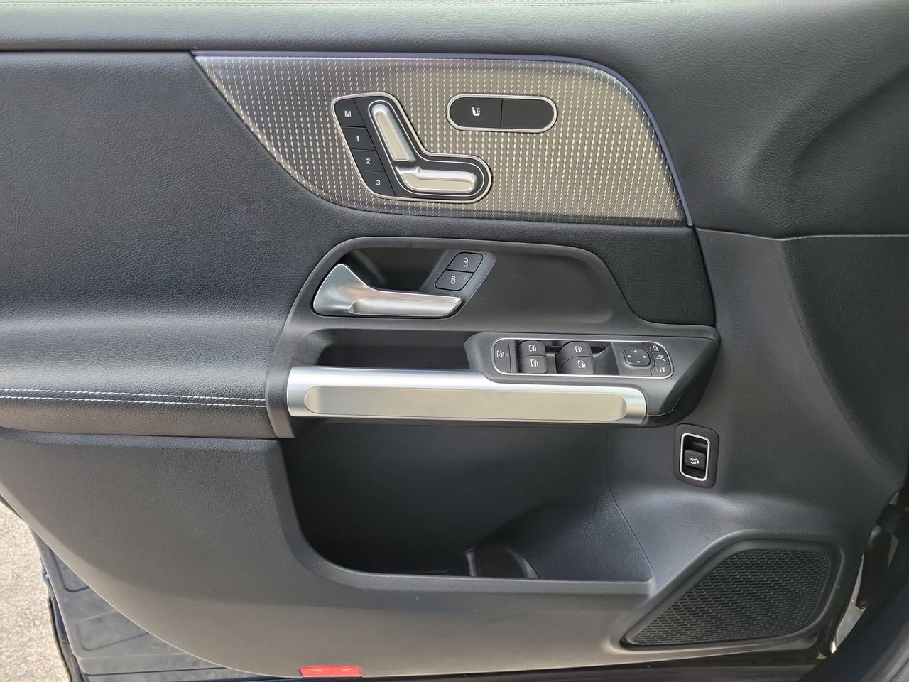 Certified 2023 Mercedes-Benz GLB 250 image 23