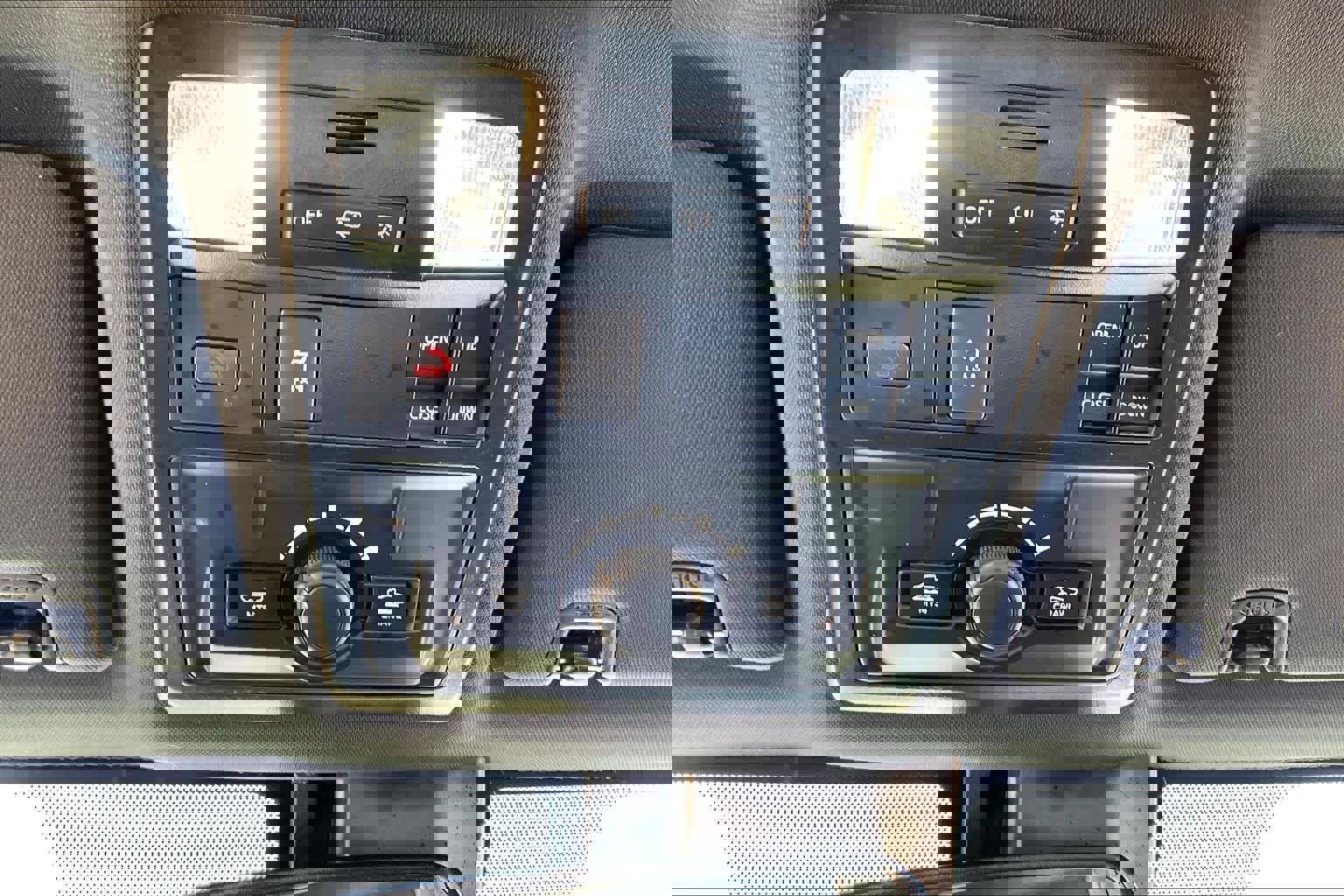 Used 2023 Toyota Tacoma TRD Off-Road image 33