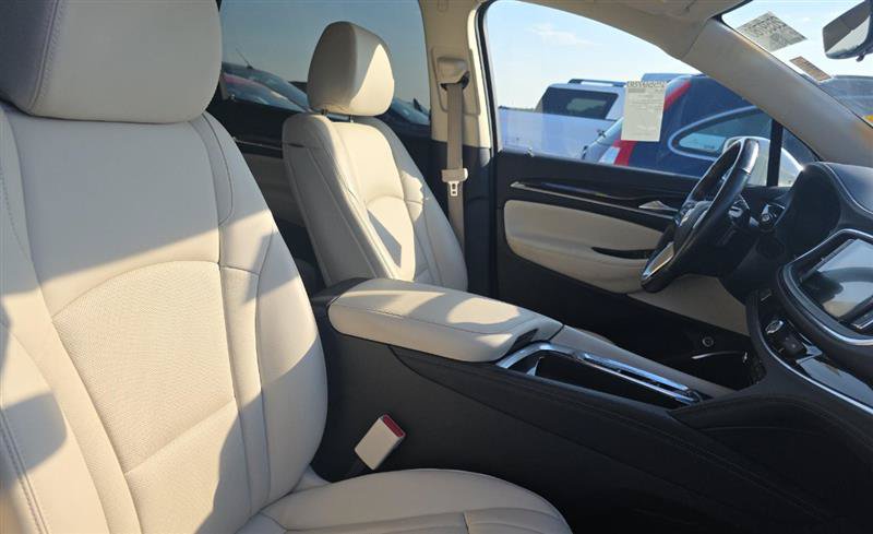 Used 2023 Buick Enclave Premium AWD/4WD image 7