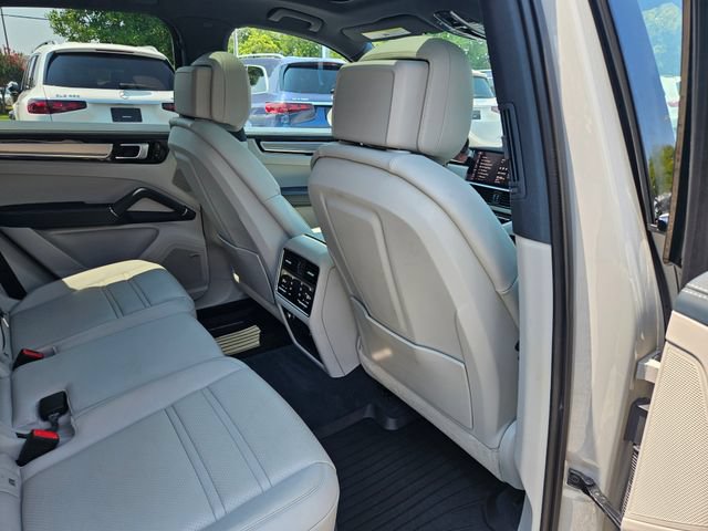 Used 2021 Porsche Cayenne AWD/4WD image 42
