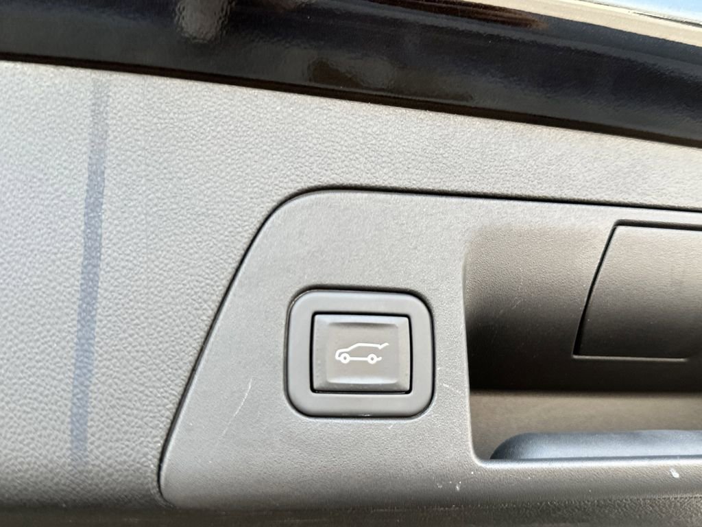 Used 2023 Buick Envision Avenir image 33