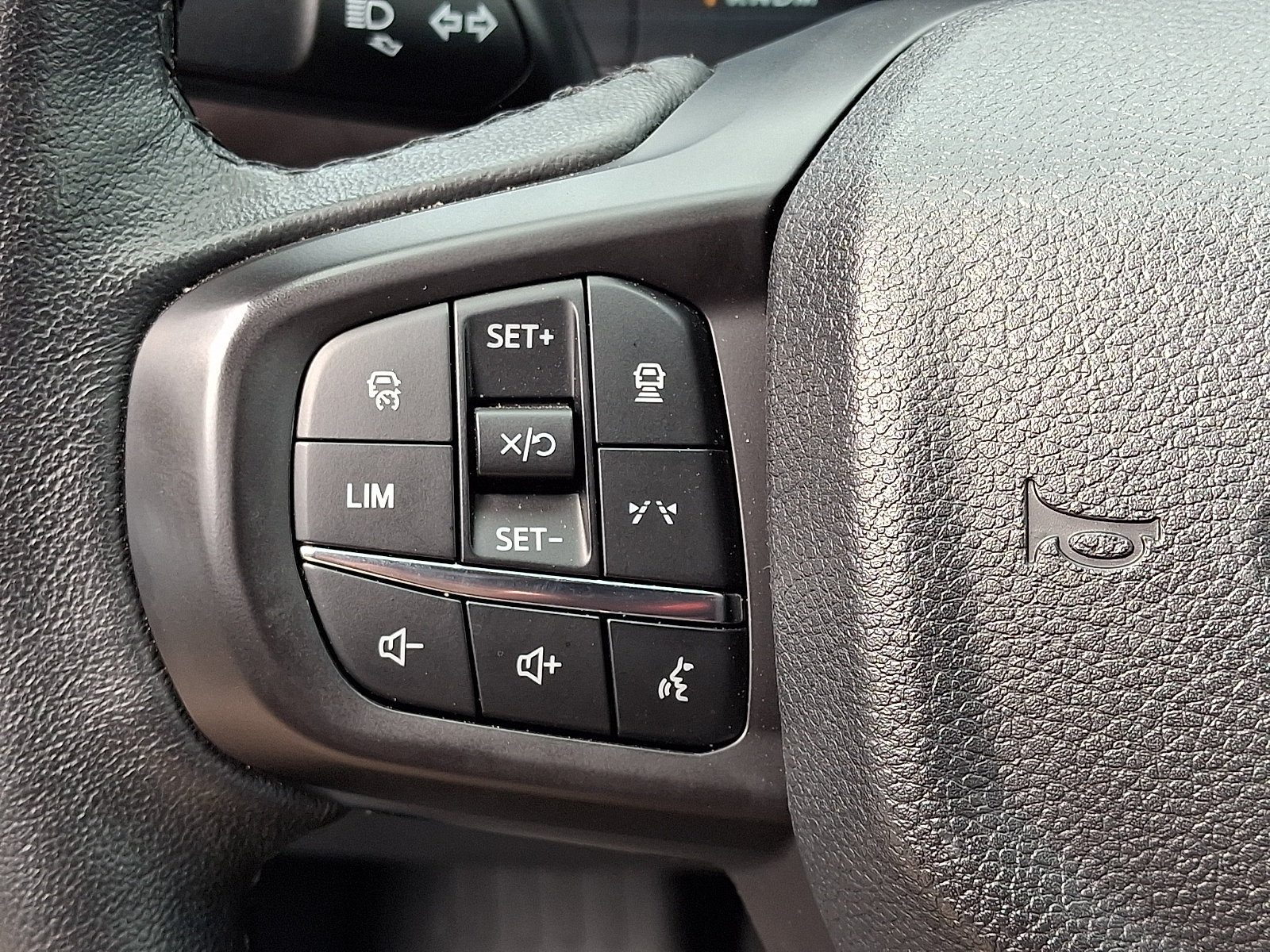 Used 2025 Ford Ranger Lariat w/ FX4 Off-Road Package AWD/4WD image 23