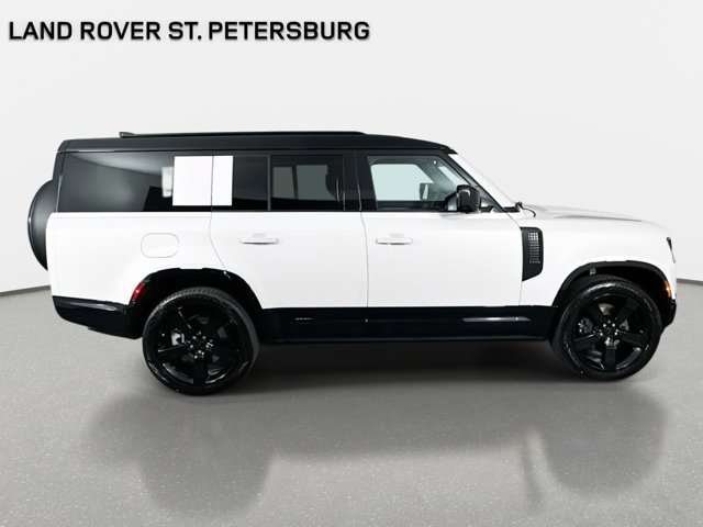 New 2026 Land Rover Defender 130 X-Dynamic SE image 4