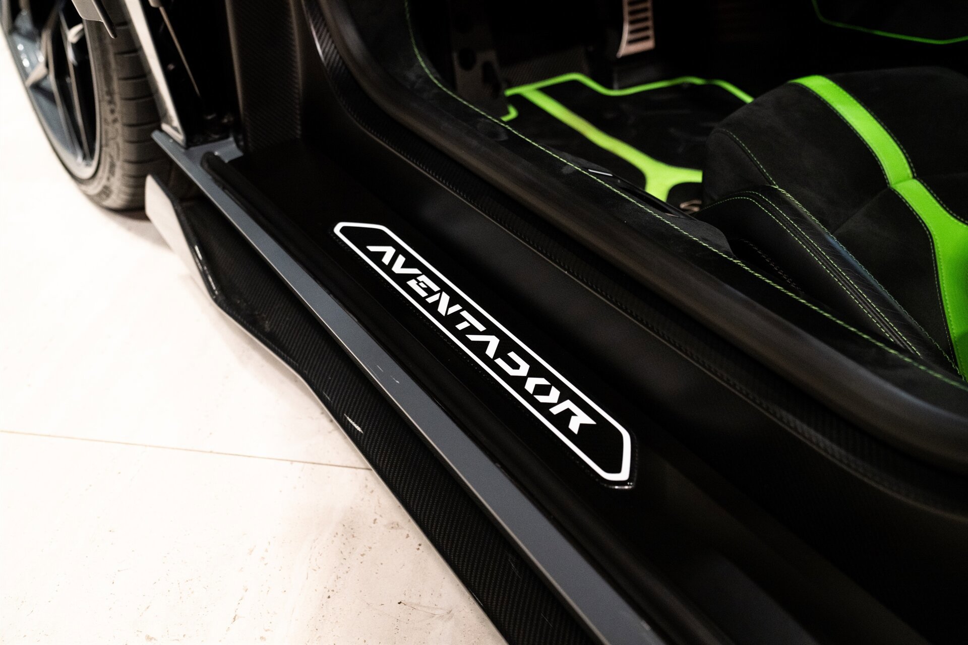 Used 2020 Lamborghini Aventador SVJ AWD/4WD image 27