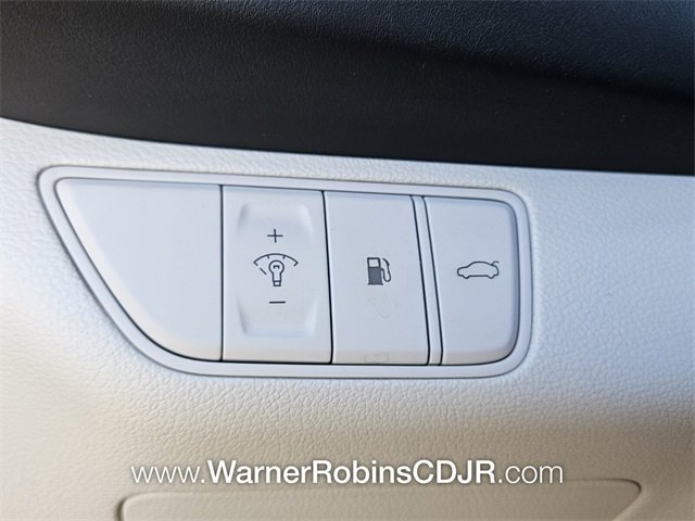 Used 2023 Genesis G70 2.0T image 30