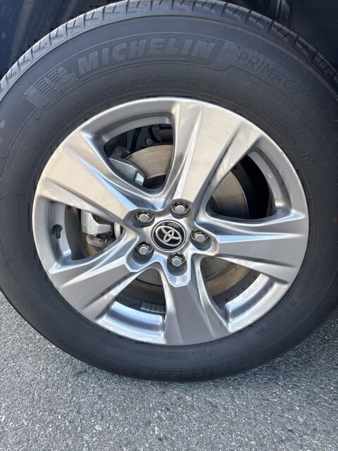 Certified 2025 Toyota RAV4 XLE w/ Convenience Package image 9