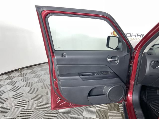 Used 2017 Jeep Patriot High Altitude image 31