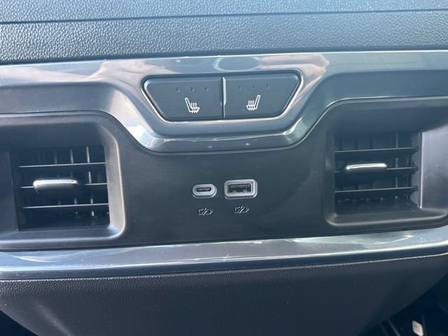 Used 2025 Chevrolet Silverado 1500 High Country AWD/4WD image 24