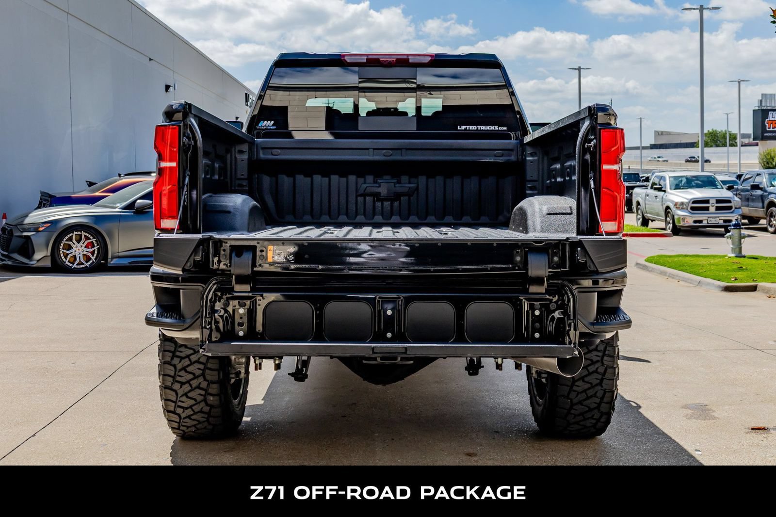 Used 2026 Chevrolet Silverado 2500 High Country w/ High Country Premium Package AWD/4WD image 9