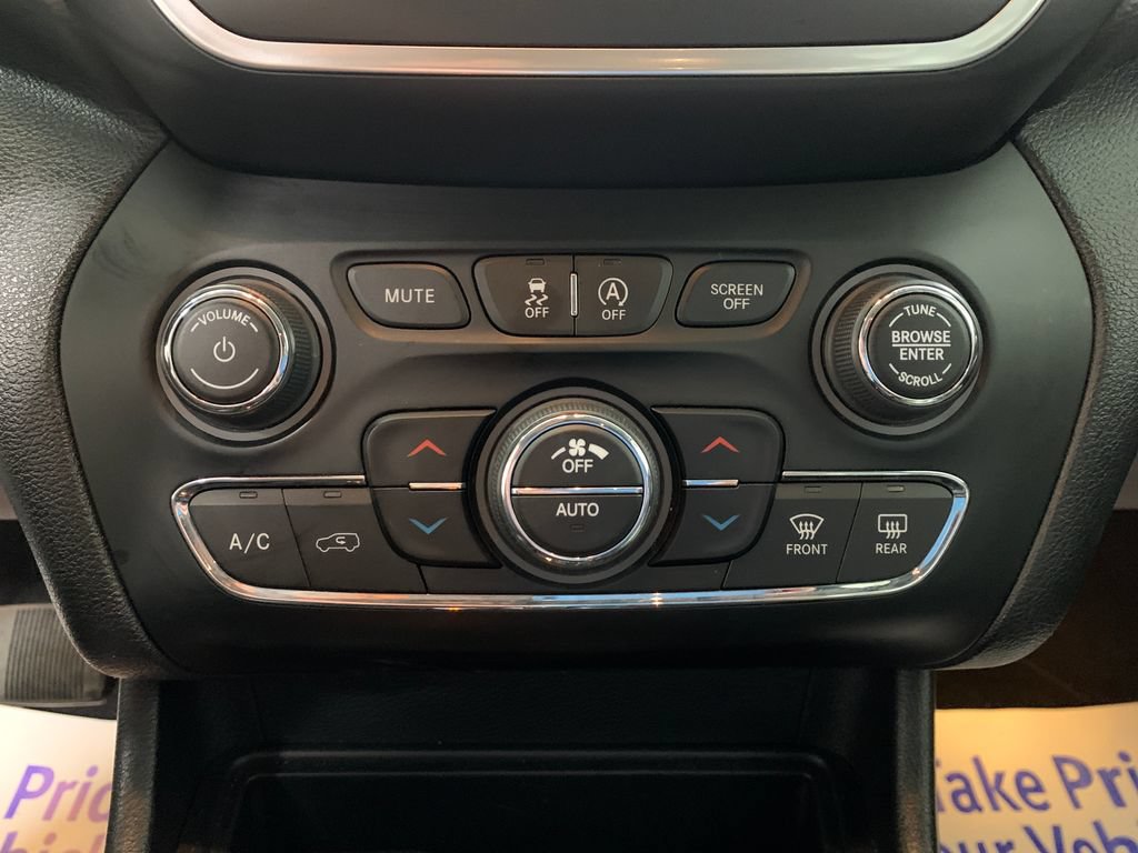 Used 2022 Jeep Cherokee Latitude Lux AWD/4WD image 25
