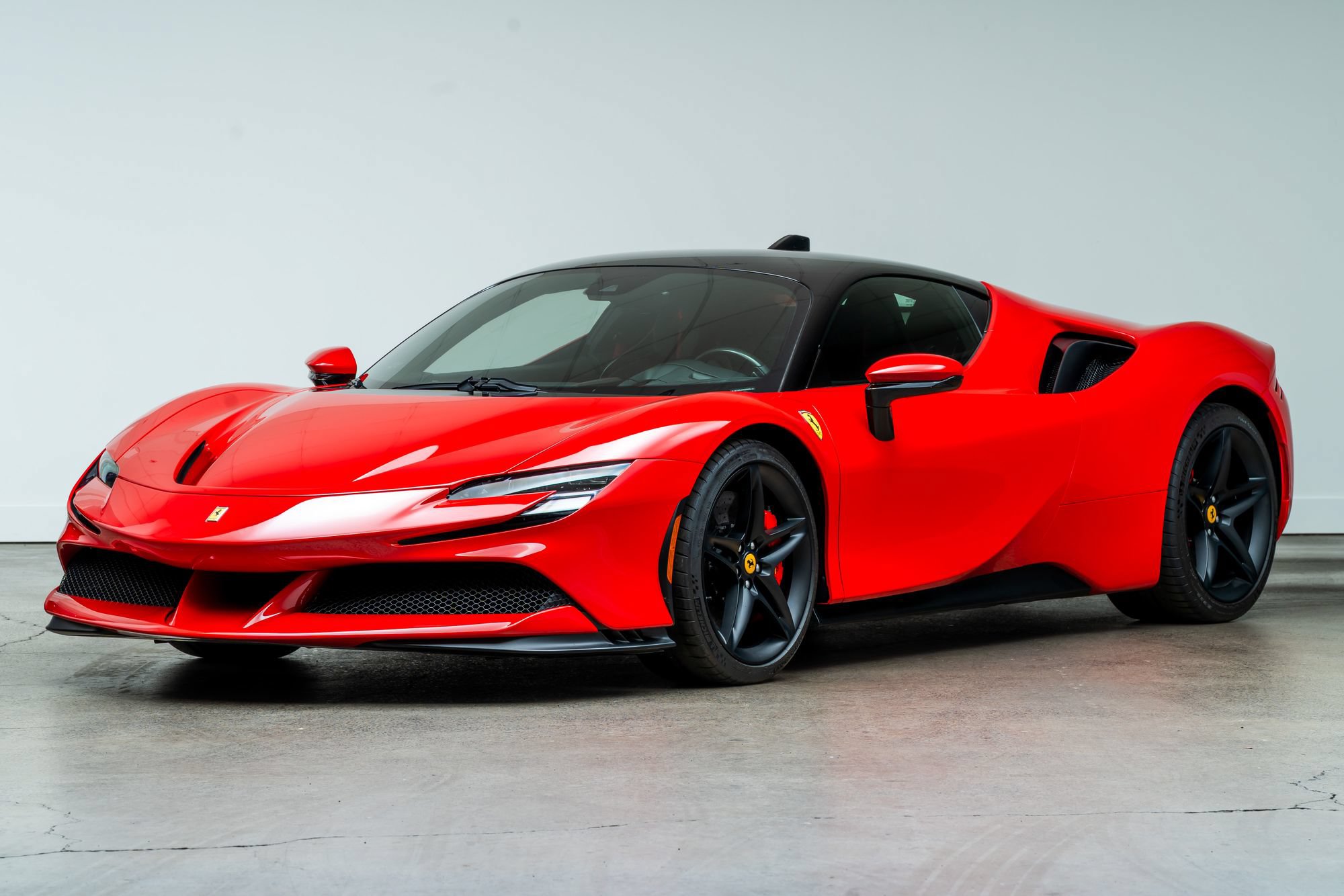 Used 2022 Ferrari SF90 Stradale AWD/4WD image 3