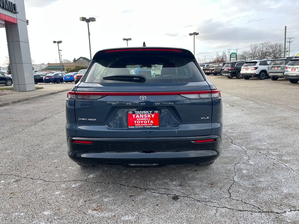 Used 2025 Toyota Crown Signia image 4