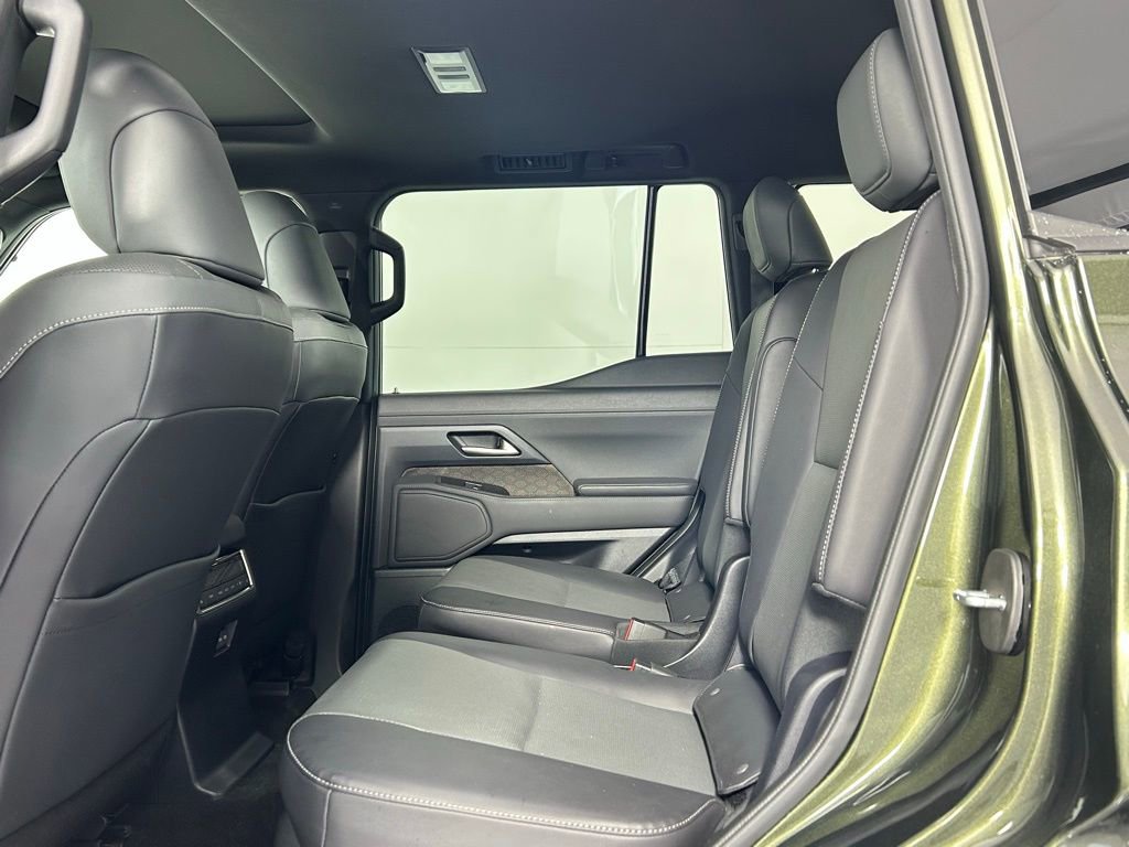 Used 2024 Lexus GX 550 w/ Accessory Package (2T) AWD/4WD image 20