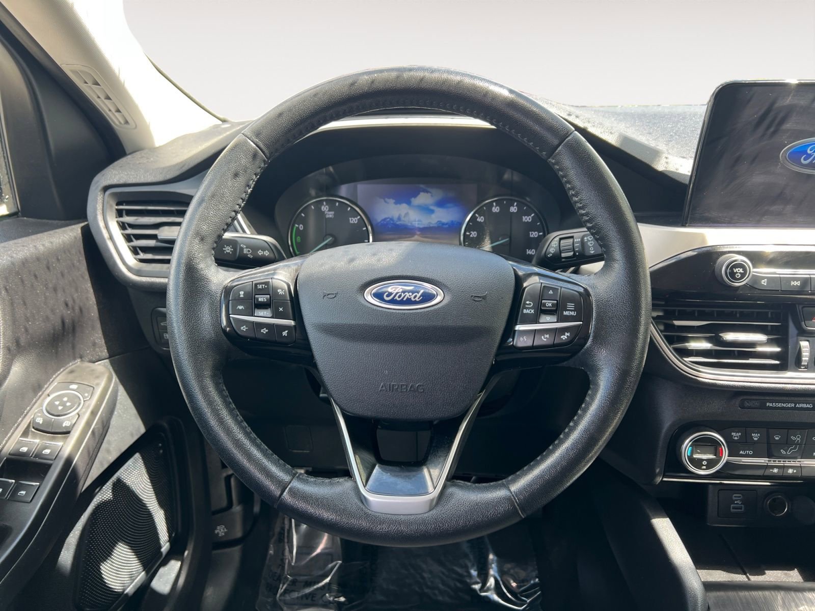 Used 2021 Ford Escape SE w/ SE Sport Appearance Package FWD image 12