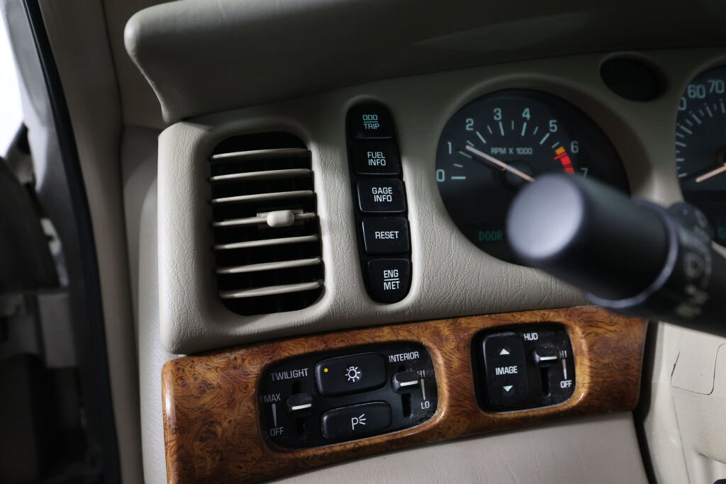 Used 2003 Buick Le Sabre Limited w/ Gran Touring Package image 32