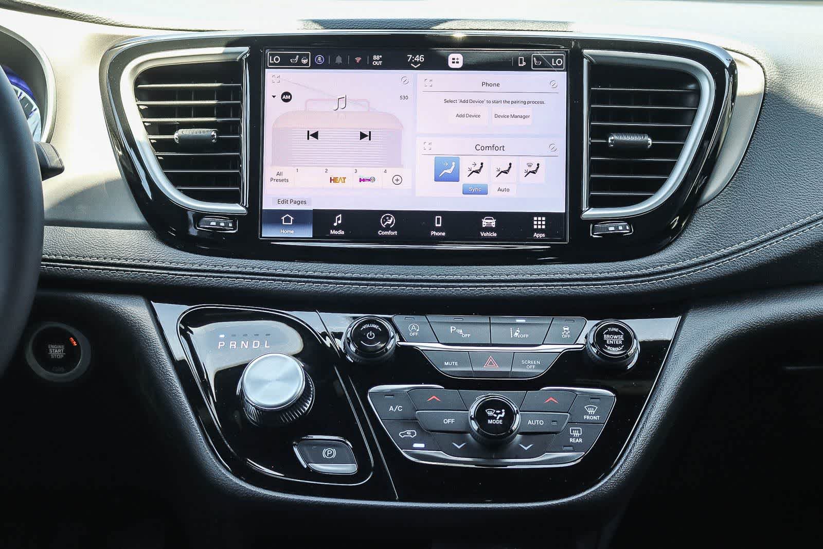 New 2027 Chrysler Pacifica Select FWD image 13