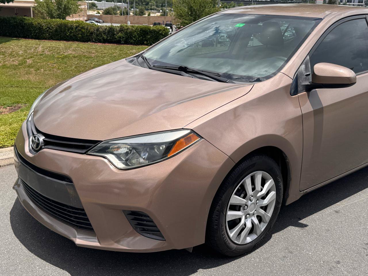 Used 2016 Toyota Corolla LE FWD image 6