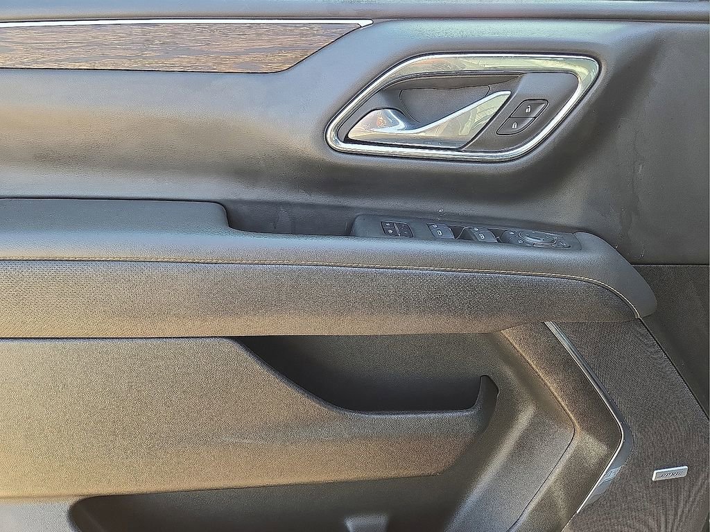 Used 2024 Chevrolet Suburban Premier image 22