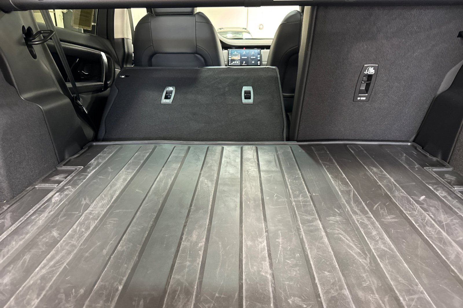 Used 2024 Land Rover Discovery Sport S AWD/4WD image 17
