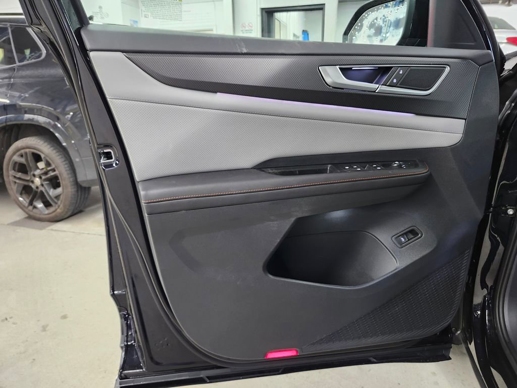 New 2026 Volkswagen Atlas Peak Edition image 10