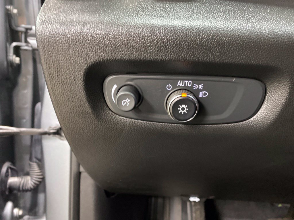 Used 2023 Chevrolet Traverse RS w/ LPO, Floor Liner Package AWD/4WD image 30