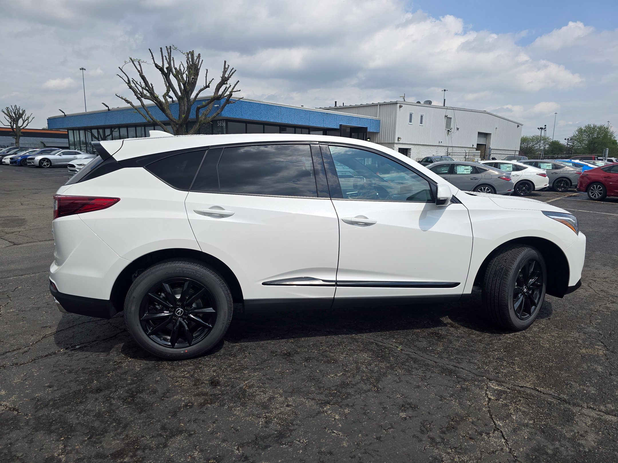 New 2026 Acura RDX SH-AWD image 3