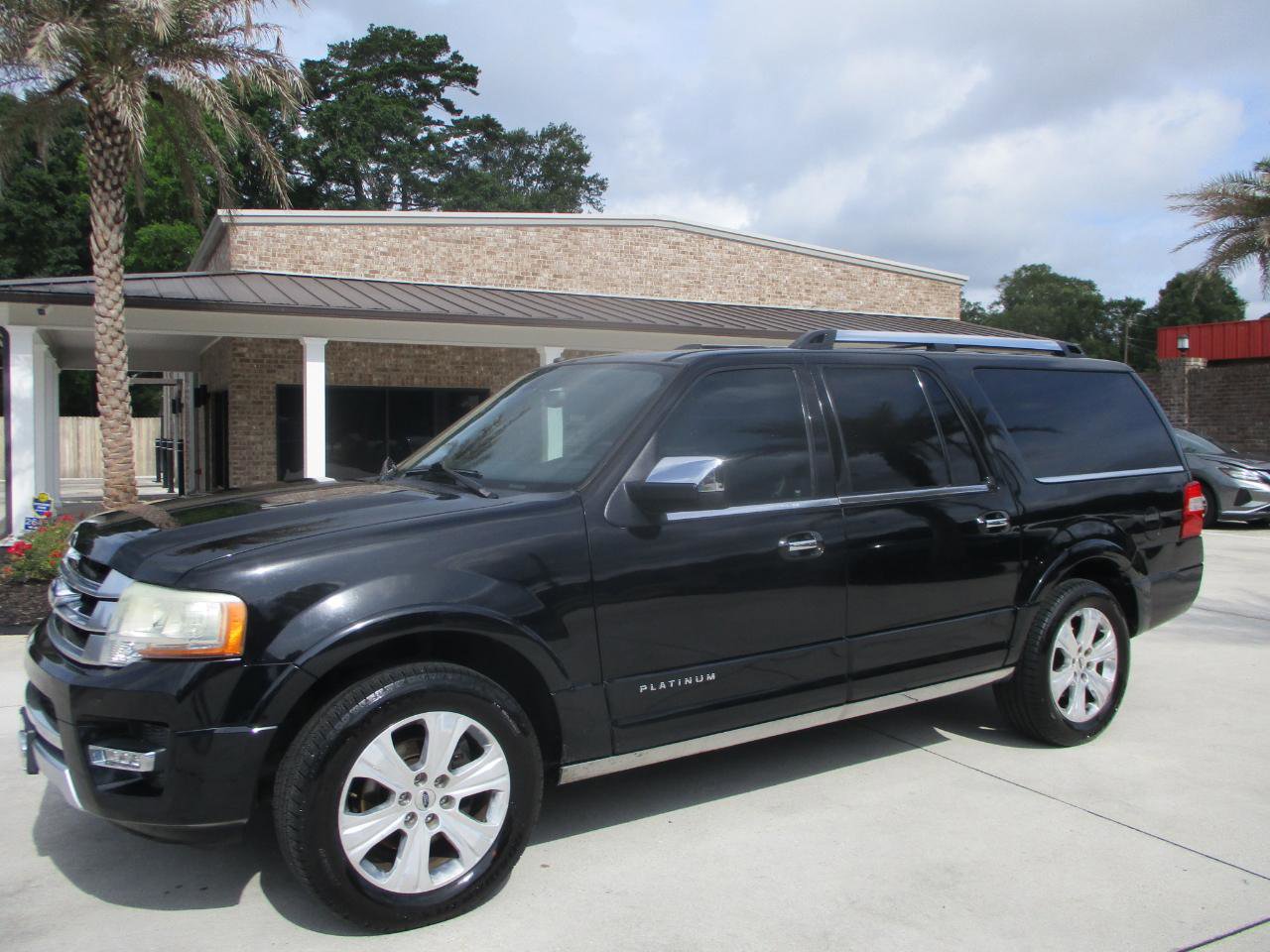 Used 2016 Ford Expedition EL Platinum RWD image 28