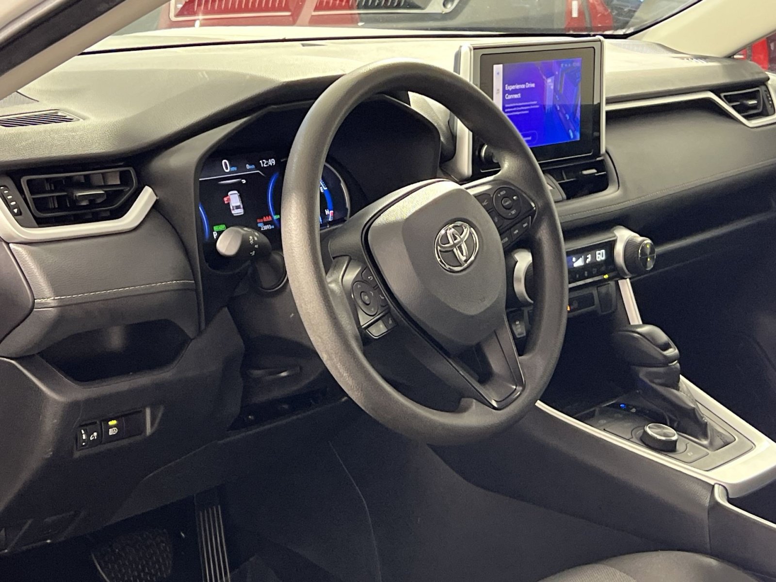 Used 2025 Toyota RAV4 XLE AWD/4WD image 17