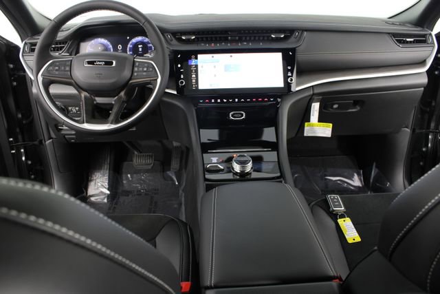 New 2026 Jeep Grand Cherokee 4WD image 10