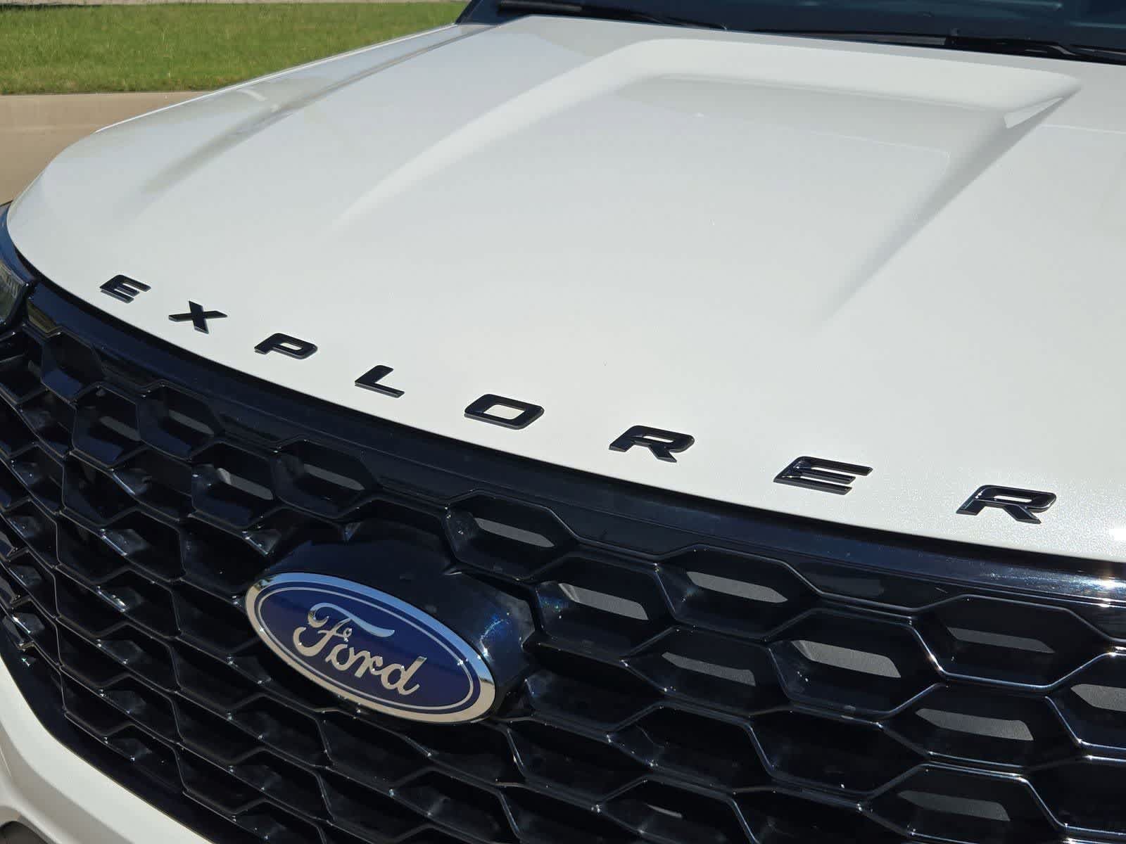 Used 2025 Ford Explorer ST AWD/4WD image 12