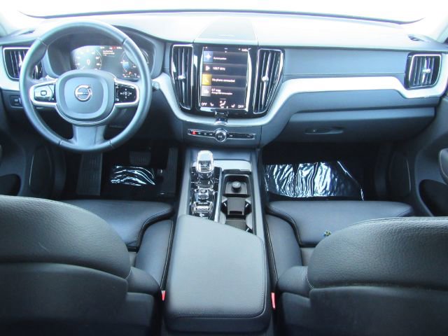Used 2020 Volvo XC60 T8 Inscription image 3