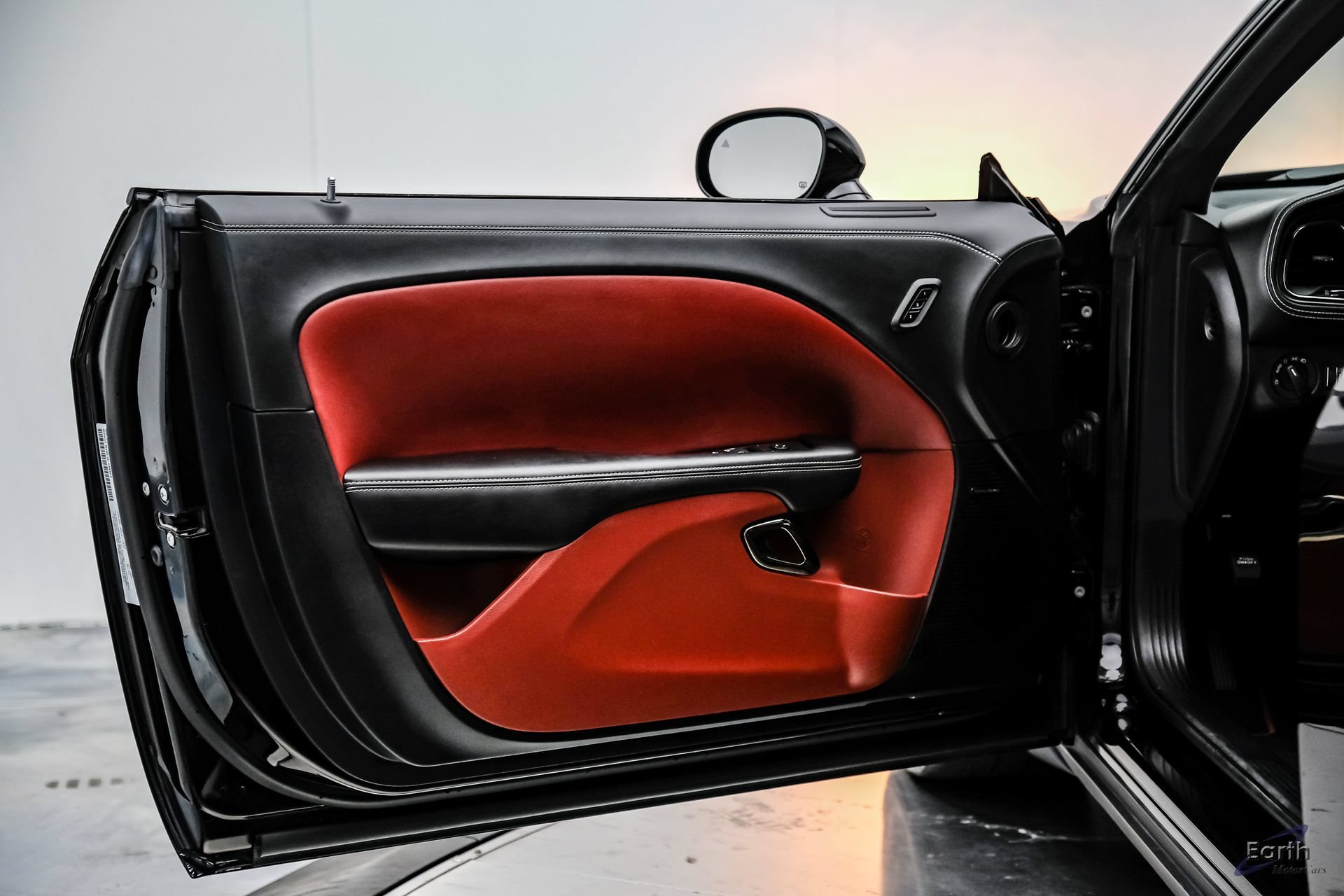 Used 2022 Dodge Challenger SRT Hellcat RWD image 90