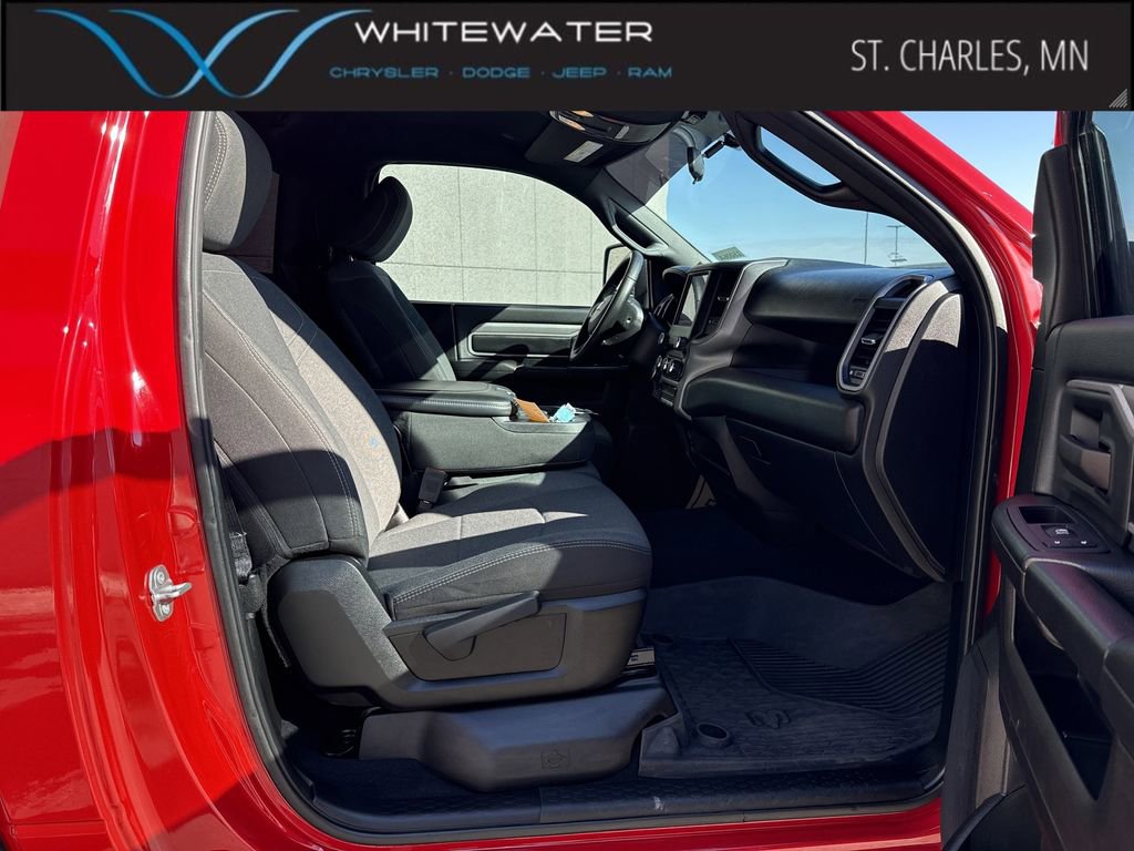 Used 2024 RAM 2500 Tradesman w/ Chrome Appearance Group image 25