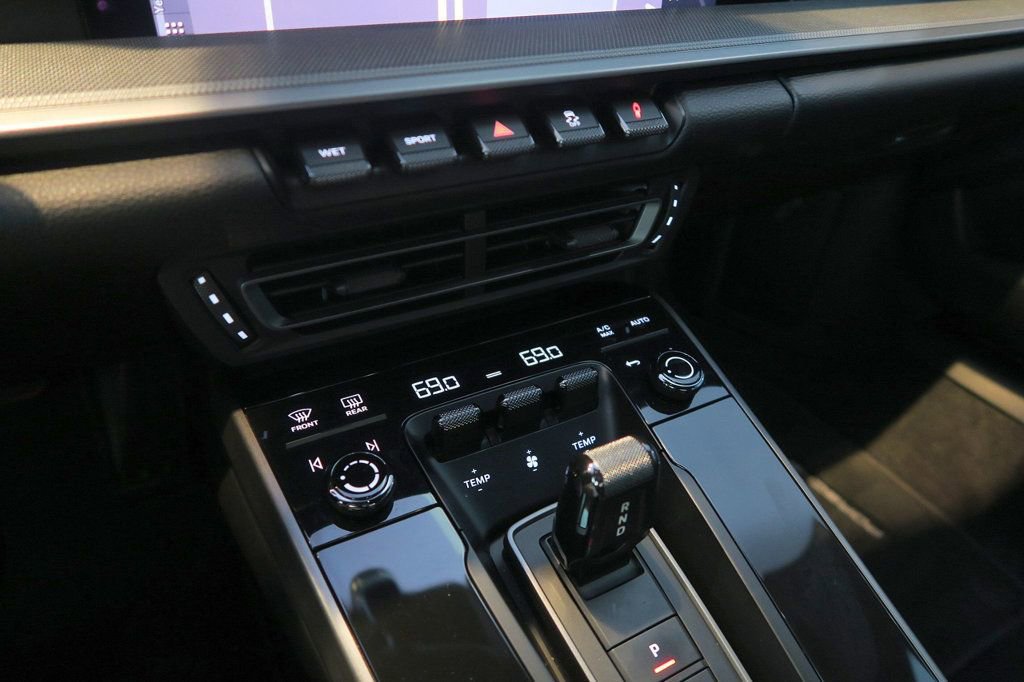 Used 2021 Porsche 911 Carrera 4 image 21