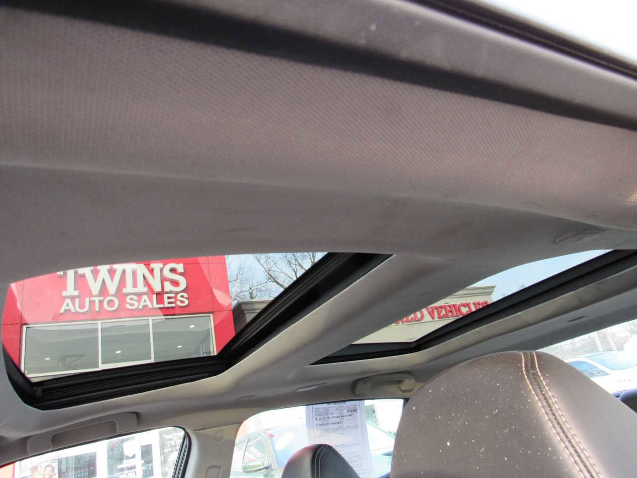 Used 2016 Nissan Maxima Platinum w/ Interior Lighting Package image 14