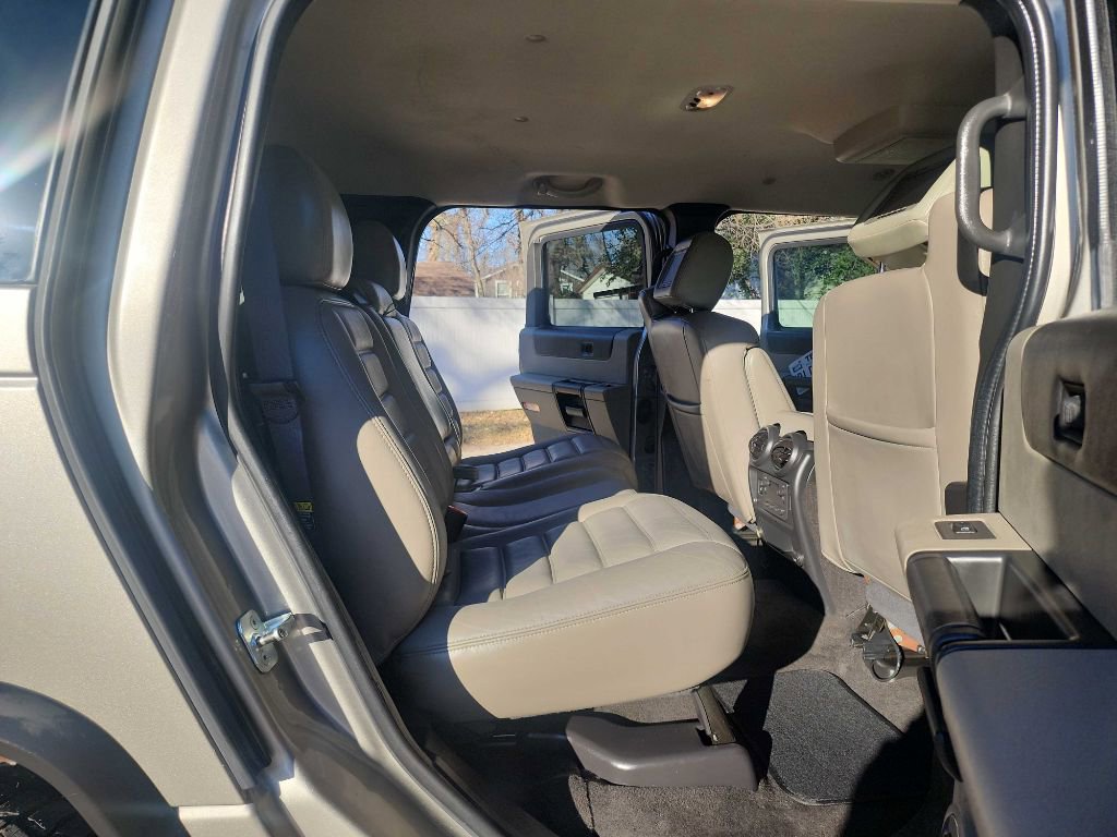Used 2005 HUMMER H2 w/ Preferred Equipment Group image 30