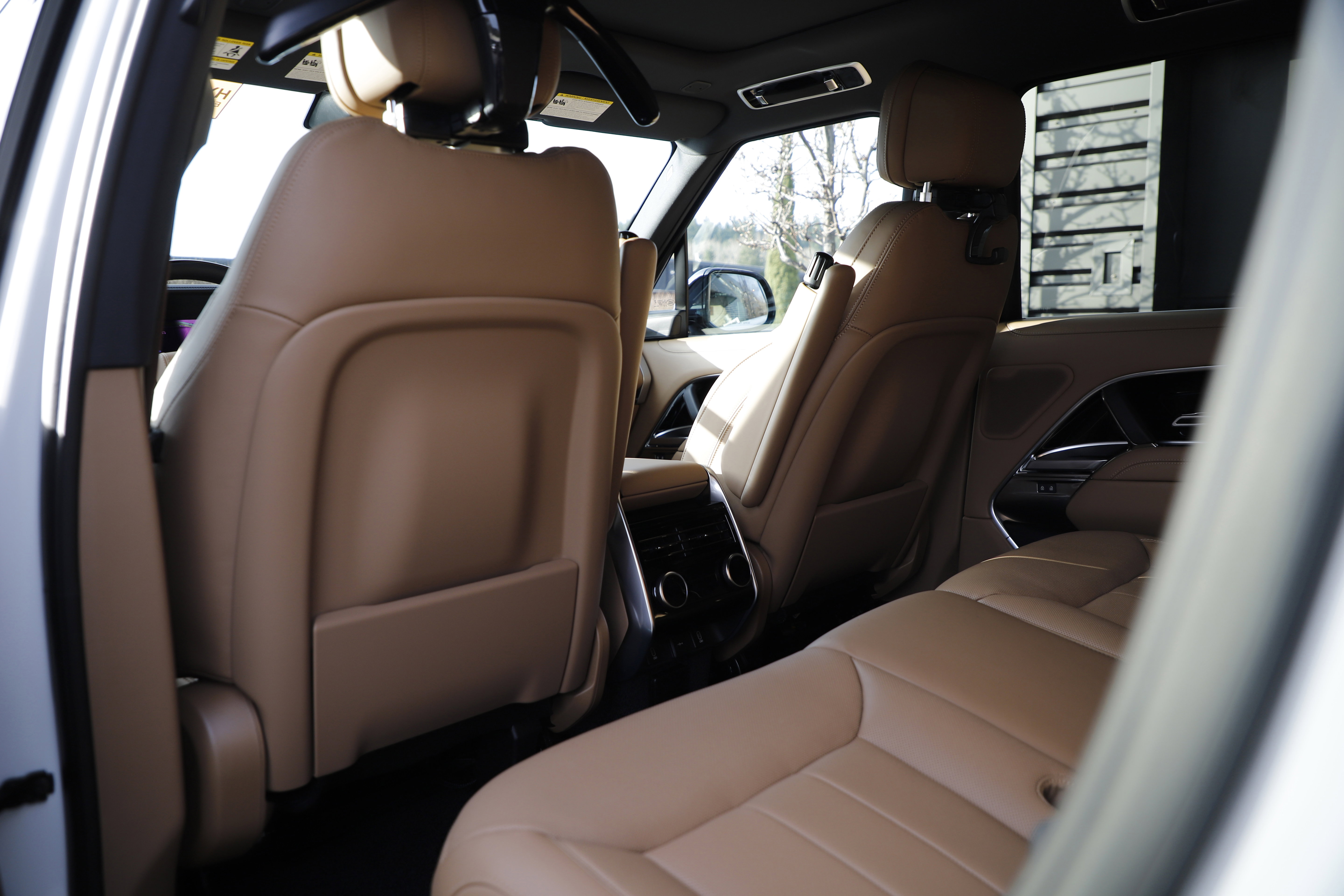 New 2026 Land Rover Range Rover SE image 13