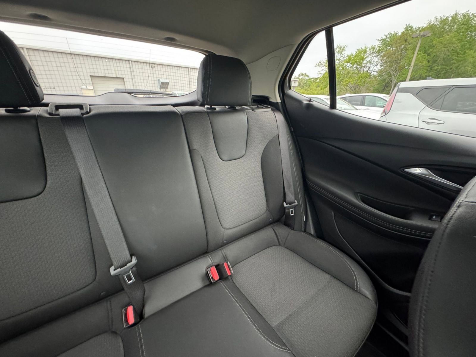 Used 2025 Buick Encore GX Preferred image 36