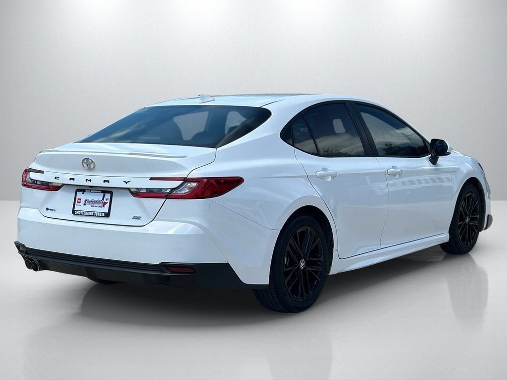 Used 2025 Toyota Camry SE w/ Convenience Package FWD image 5